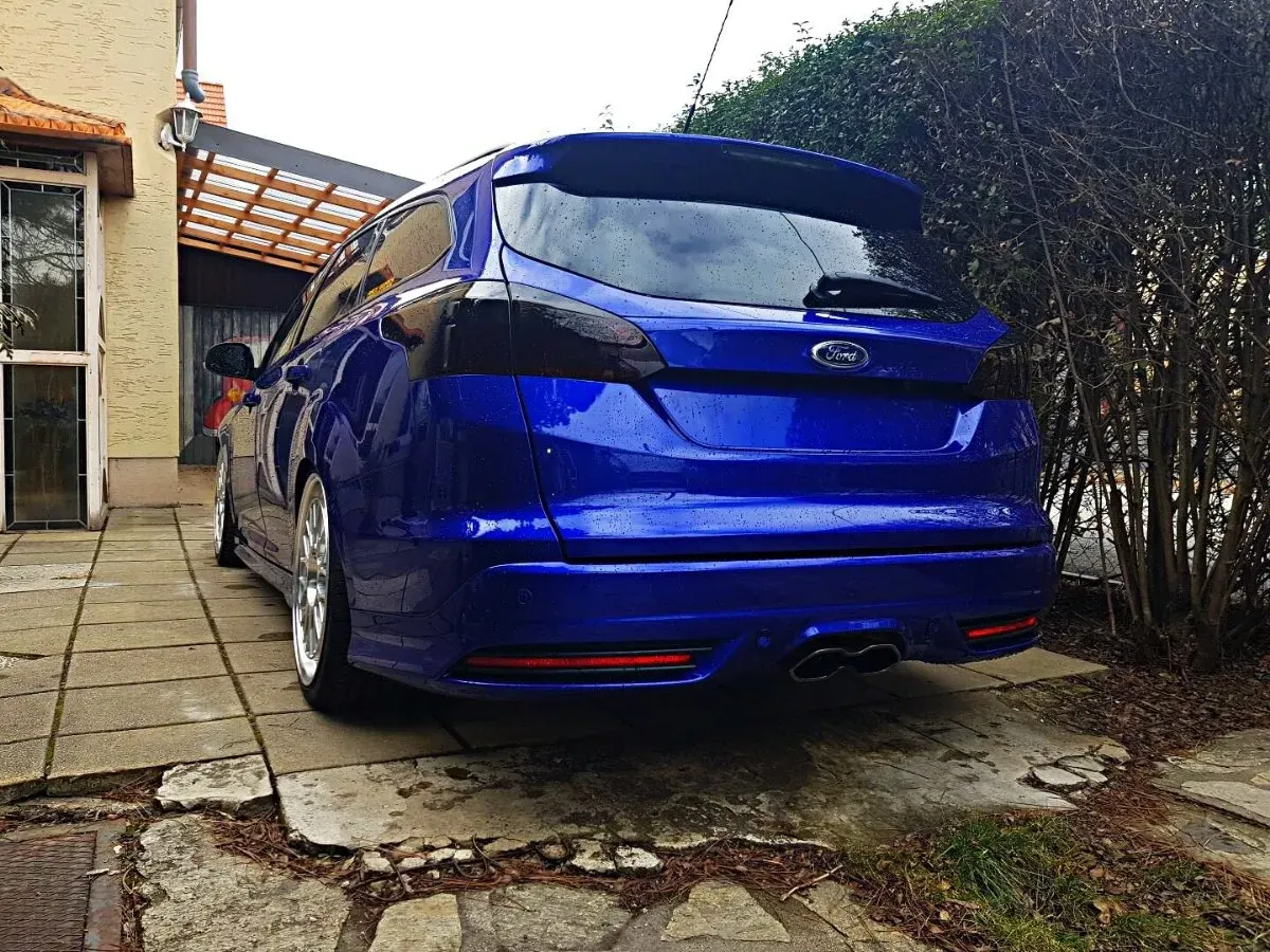 Ford Focus 2012 photo 2