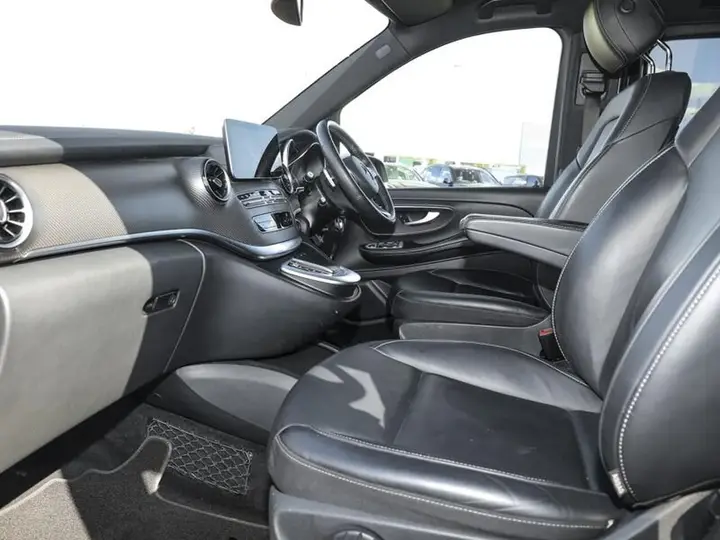 Mercedes-Benz V-Class 2023 photo 5
