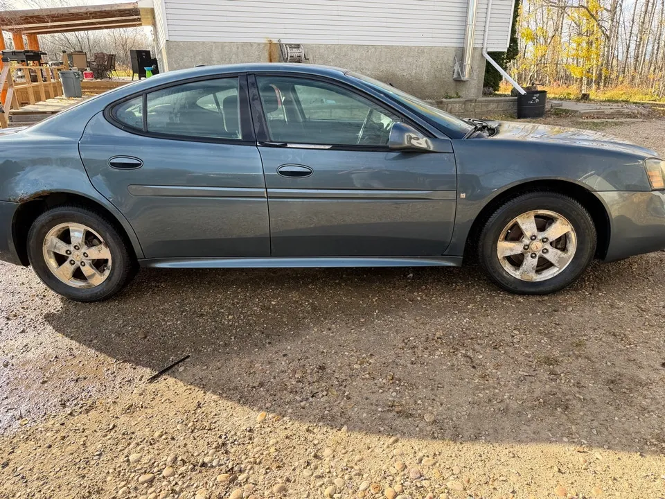 Pontiac Grand Prix 2006 photo 3