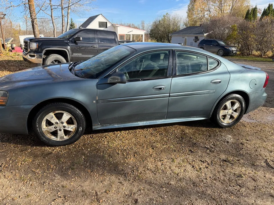 Pontiac Grand Prix 2006 photo 2
