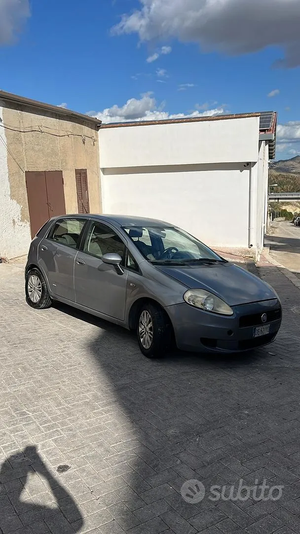 Fiat Grande Punto 2006 photo 2