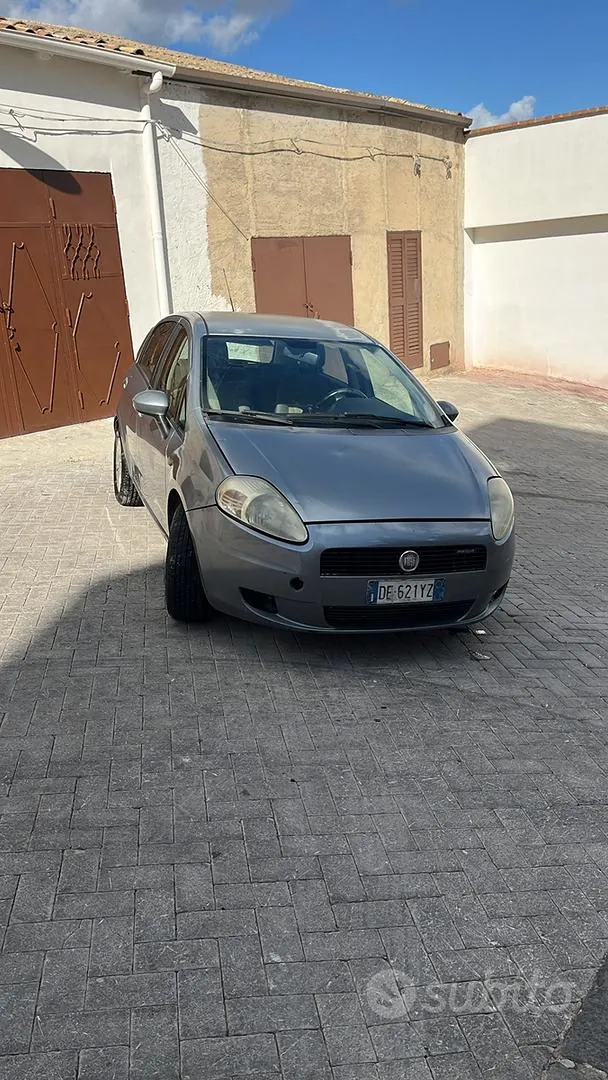 Fiat Grande Punto 2006 photo 4