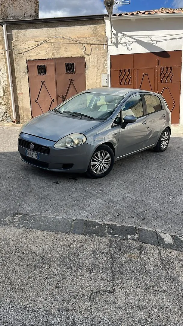 Fiat Grande Punto 2006 photo 3