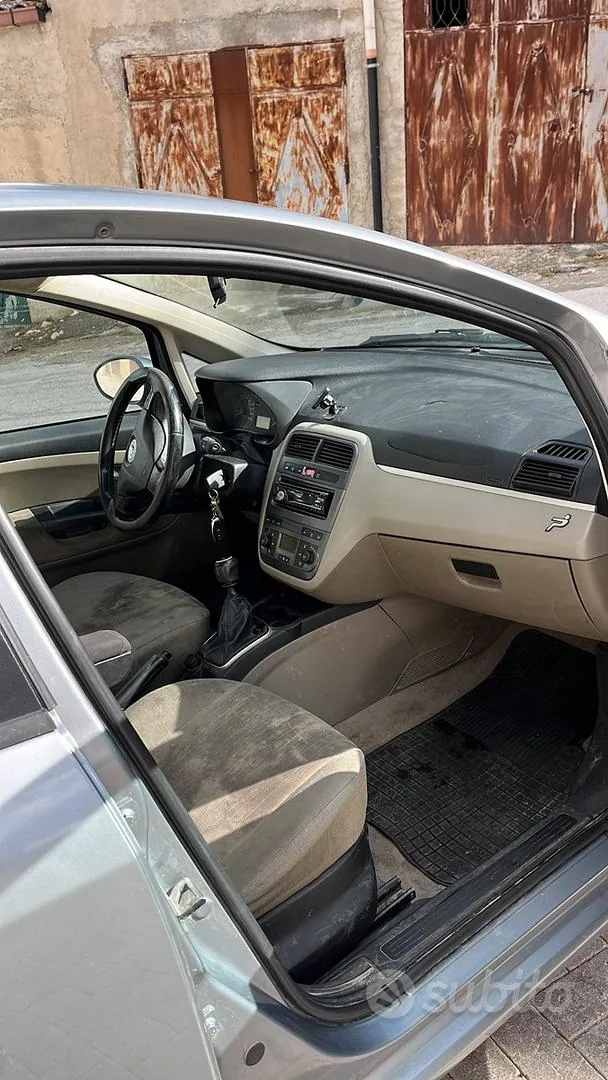 Fiat Grande Punto 2006 photo 5