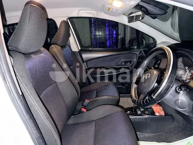 Toyota Vitz 2017 photo 4