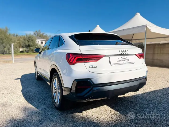 Audi Q3 2022 photo 2