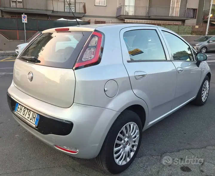 Fiat Punto Evo 2011 photo 4