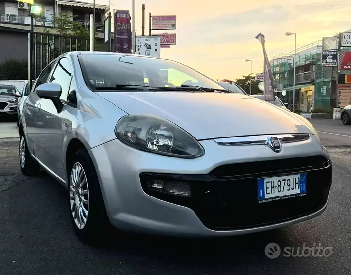 Fiat Punto Evo 2011 photo 2