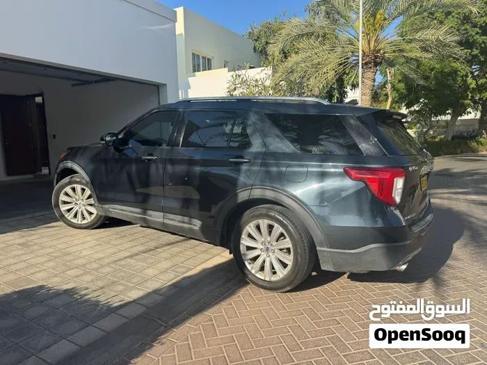 Ford Explorer 2022 photo 2