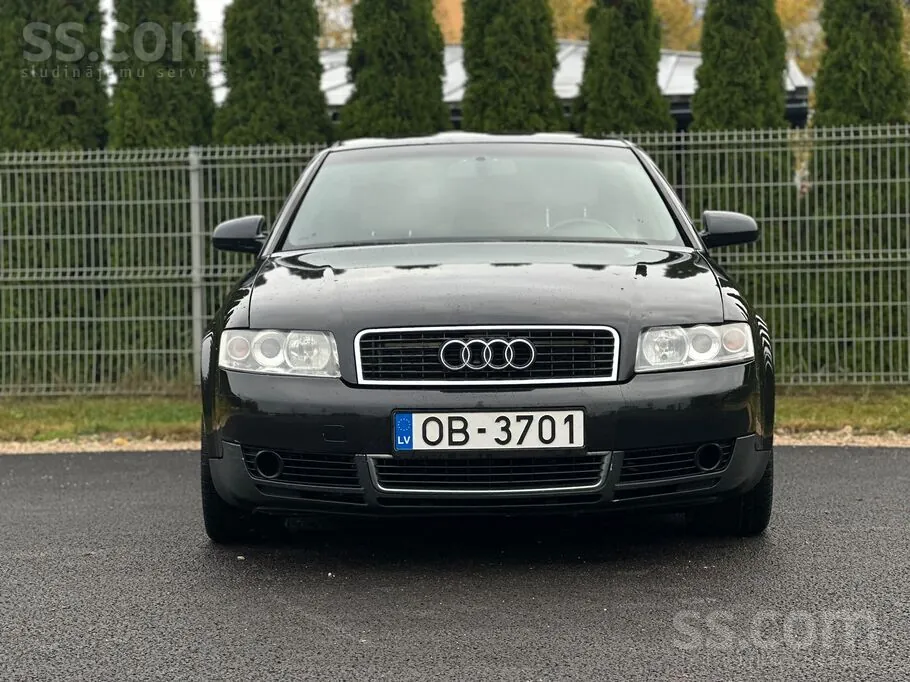 Audi A4 2004 photo 2
