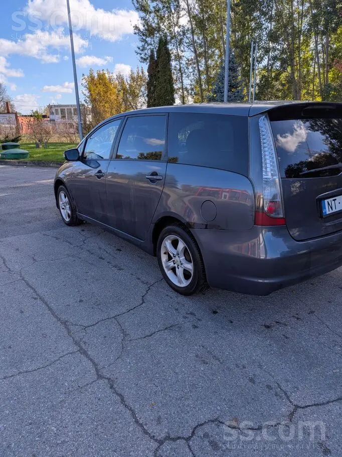 Mitsubishi Grandis 2007 photo 4