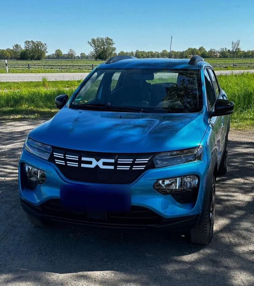 Dacia Spring Essential