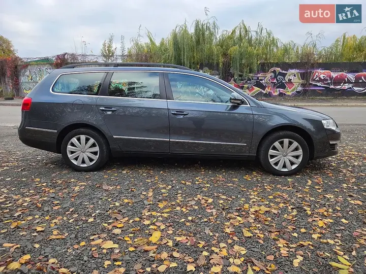 Volkswagen Passat 2010 photo 4