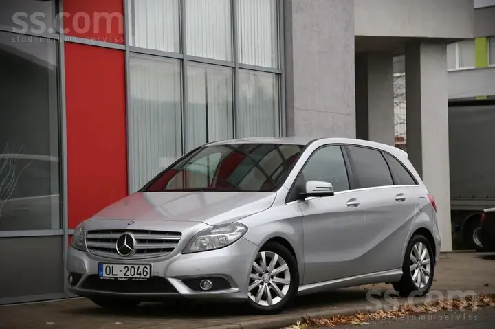 Mercedes-Benz B200