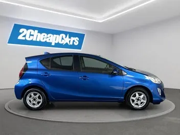Toyota Aqua 2015 photo 5