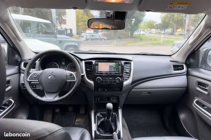 Mitsubishi L200 2016 photo 3