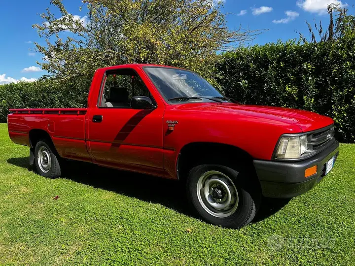 Toyota Hilux 1991 photo 2