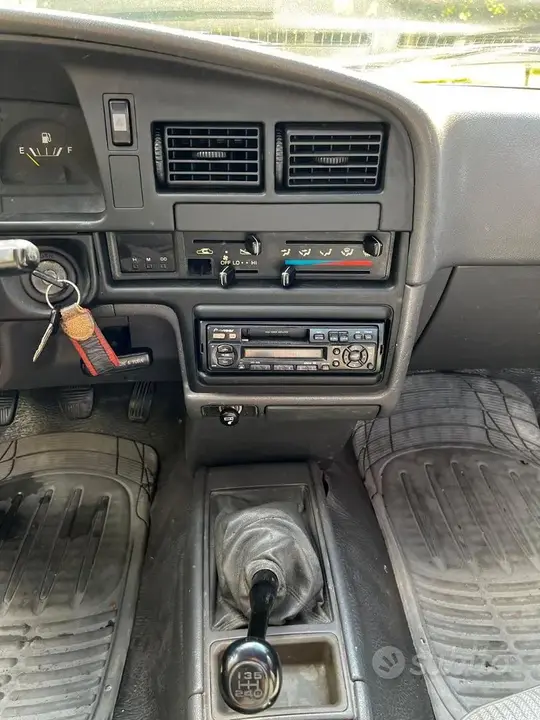 Toyota Hilux 1991 photo 5