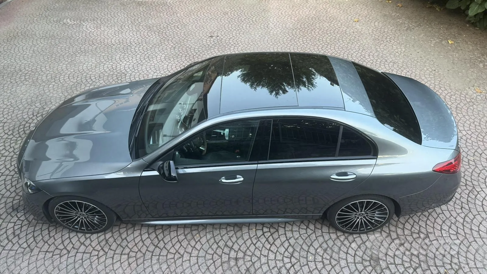 Mercedes-Benz C300 2023 photo 3