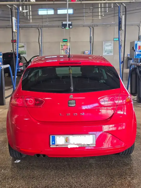 Seat Leon 2011 photo 2
