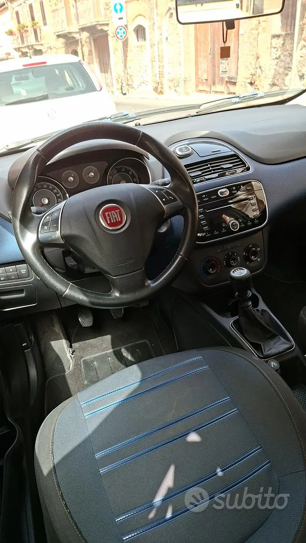 Fiat Punto Evo 2011 photo 3