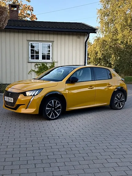 Peugeot 208 2022 photo 2
