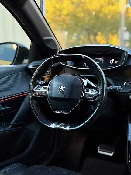 Peugeot 208 2022 photo 5