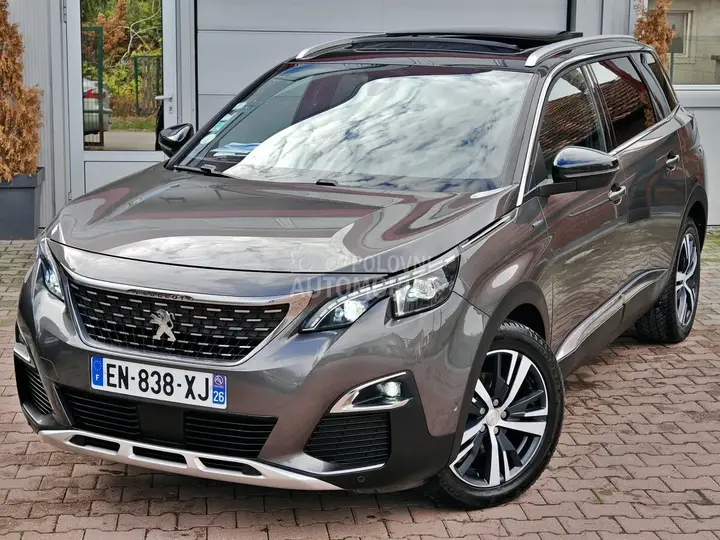 Peugeot 5008 2017 photo 5