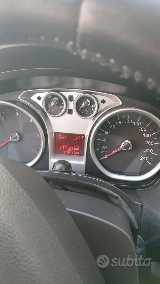 Ford Kuga 2011 photo 2