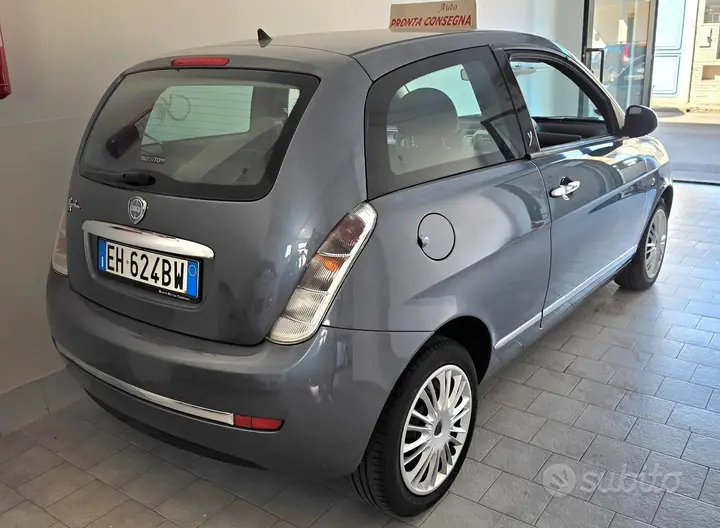 Lancia Ypsilon 2011 photo 2
