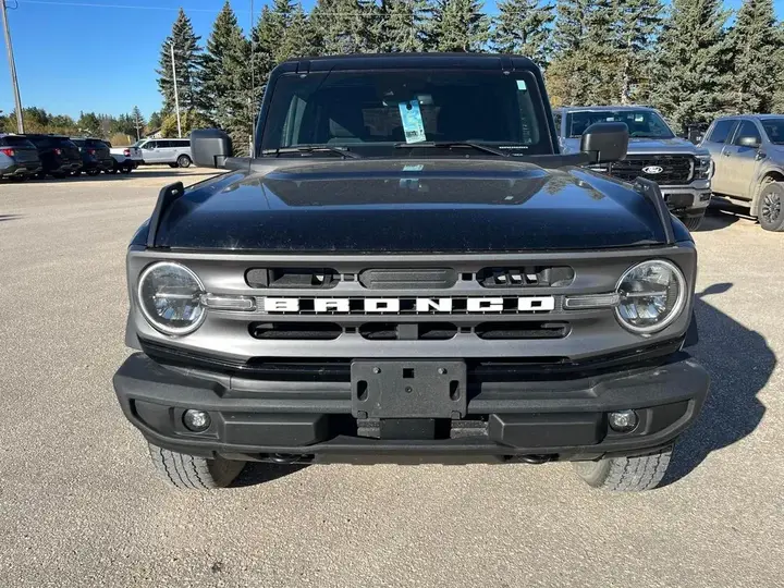 Ford Bronco 2022 photo 2