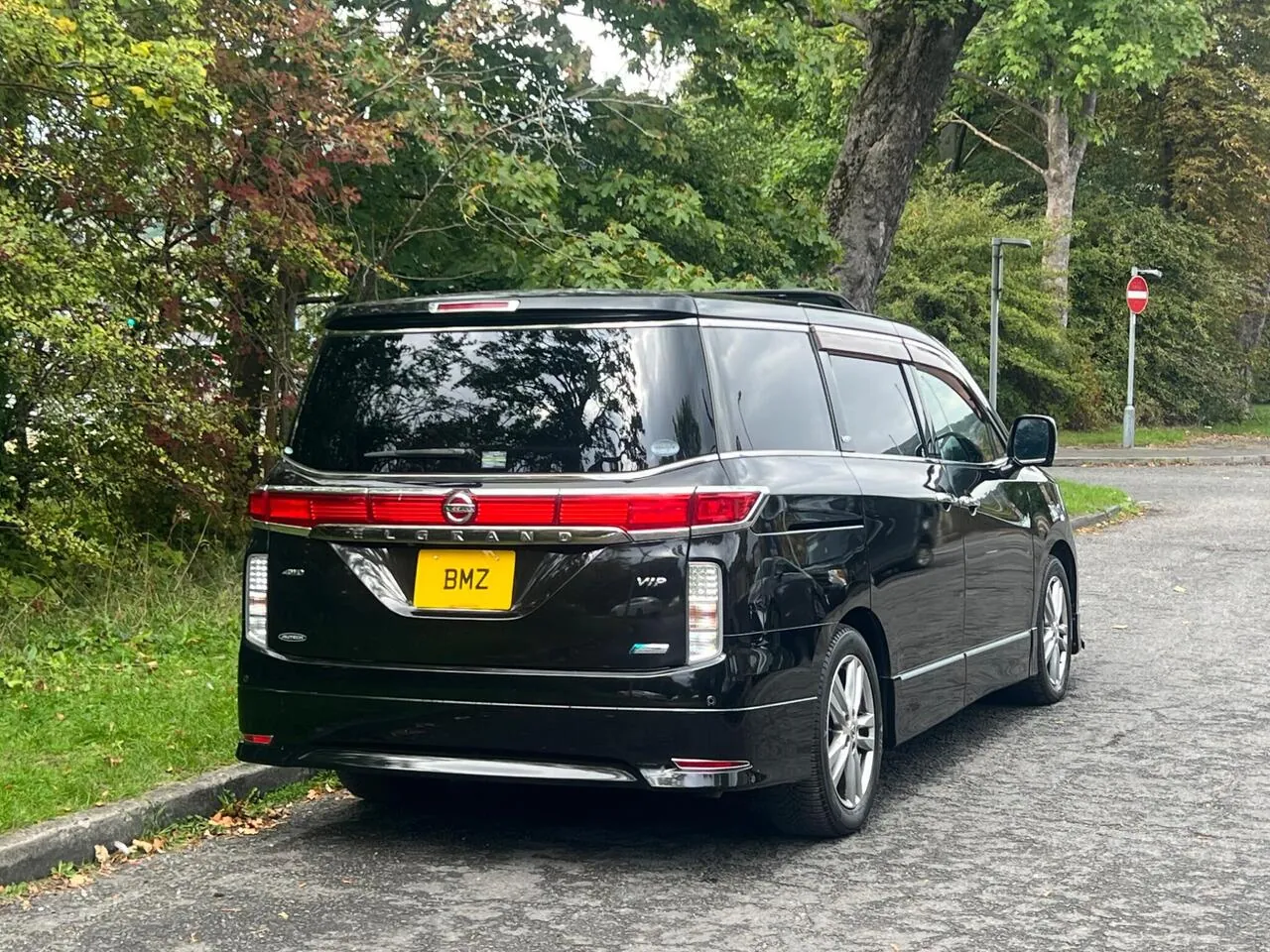 Nissan Elgrand 2011 photo 3