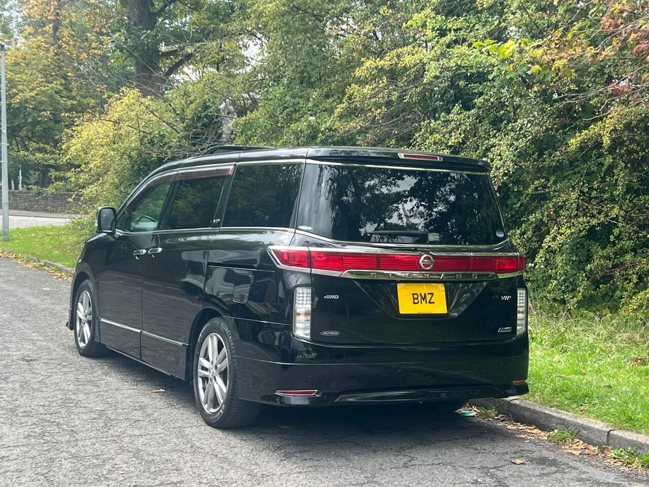 Nissan Elgrand 2011 photo 5