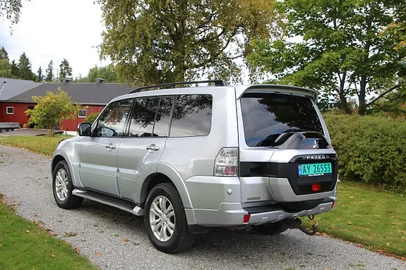 Mitsubishi Pajero 2015 photo 4