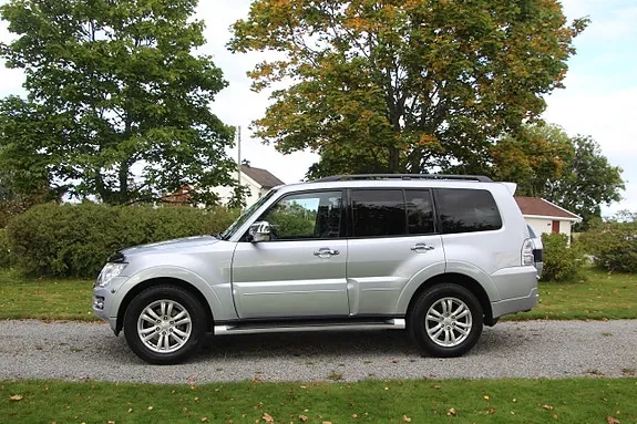 Mitsubishi Pajero 2015 photo 3