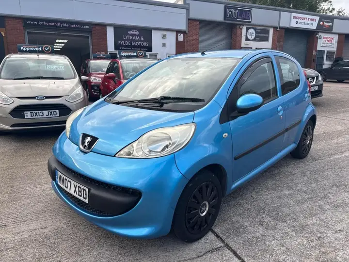 Peugeot 107 2007 photo 2