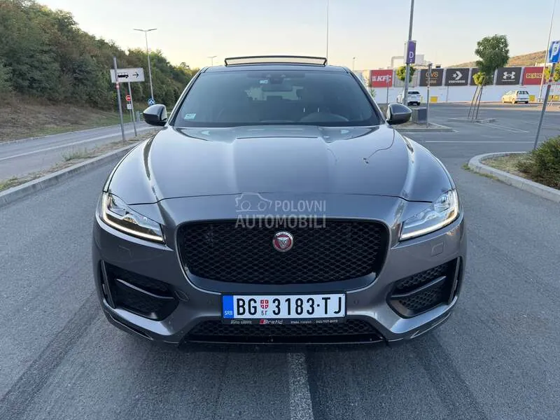 Jaguar F-Pace 2016 photo 2
