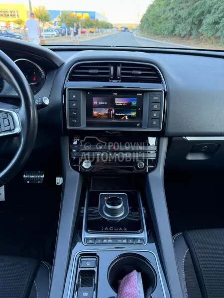 Jaguar F-Pace 2016 photo 4