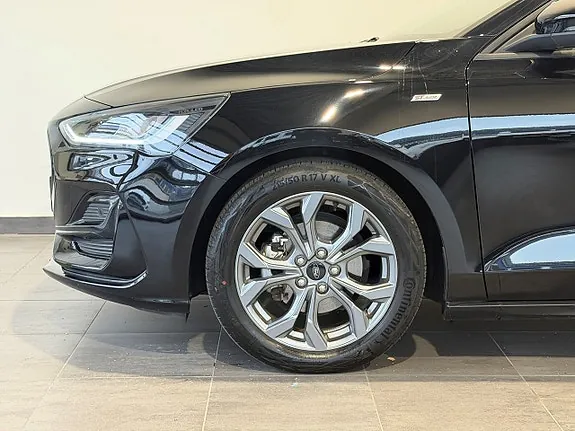 Ford Focus 2024 photo 2