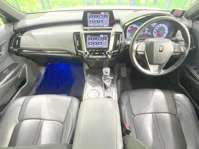 Toyota Crown Hybrid Rs 2018 photo 2