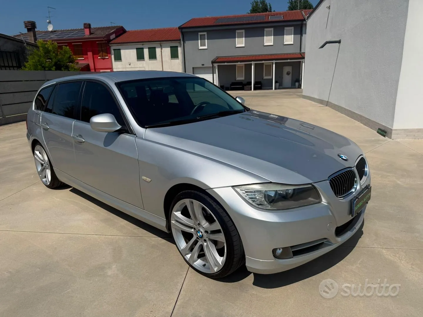 BMW 318D 2012 photo 3