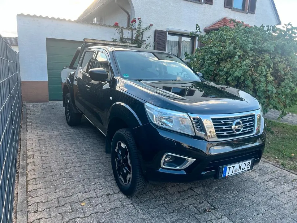 Nissan Navara D23