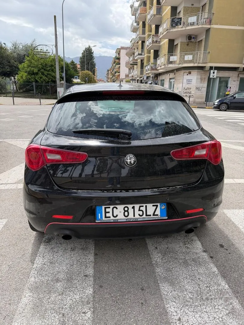 Alfa Romeo Giulietta 2010 photo 2