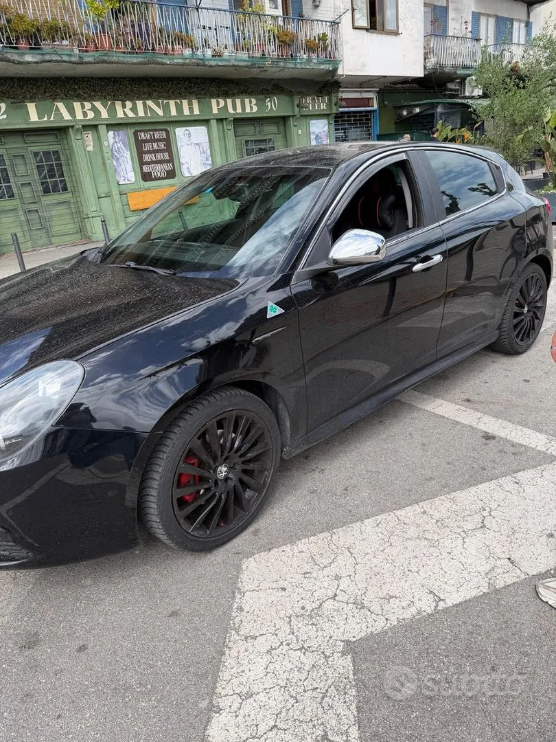 Alfa Romeo Giulietta 2010 photo 3