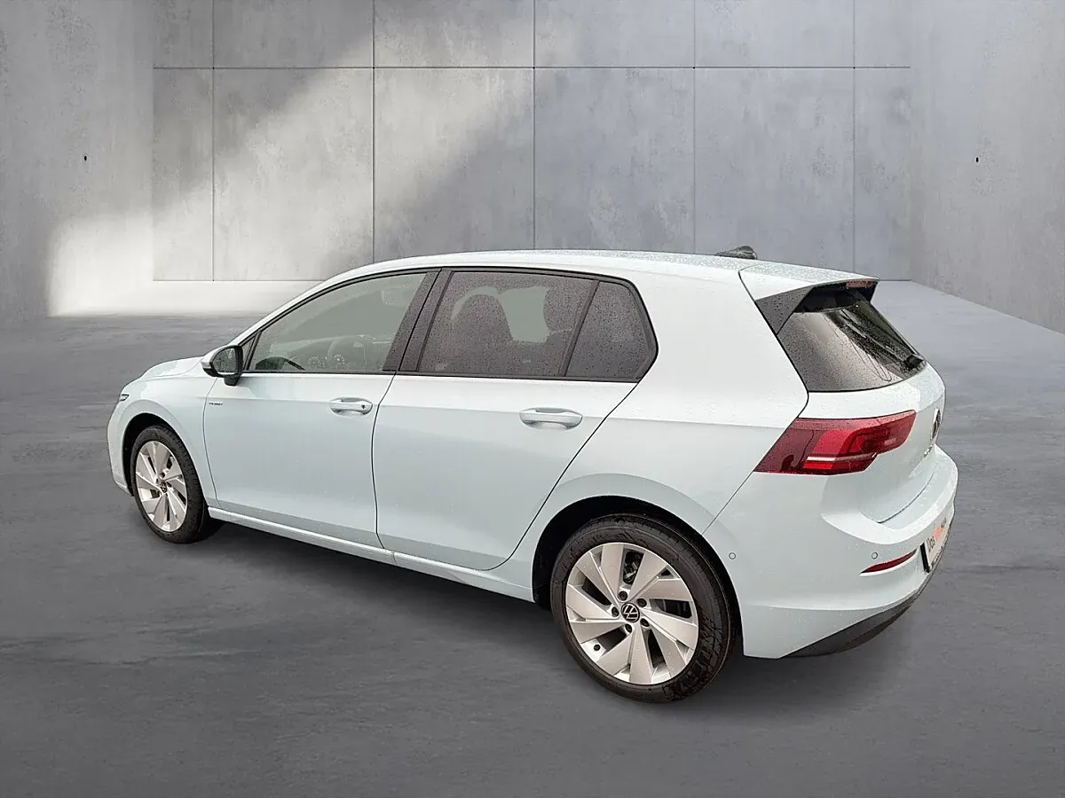 Volkswagen Golf 2026 photo 3