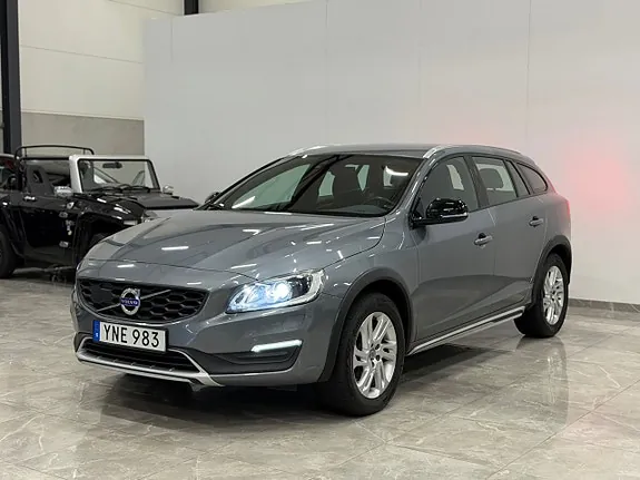 Volvo V60 Cross Country 2018 photo 4