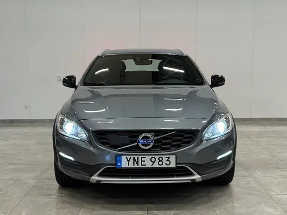 Volvo V60 Cross Country 2018 photo 3