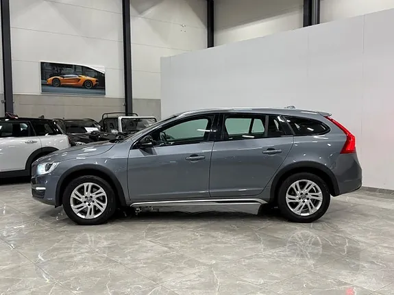 Volvo V60 Cross Country 2018 photo 5