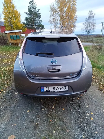 Nissan Leaf 2016 photo 2