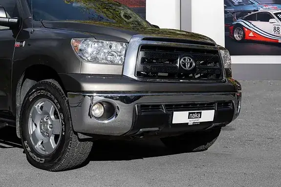 Toyota Tundra 2010 photo 2